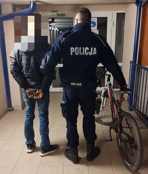 Sprawca kradzieży rozbójniczej na małoletnim zatrzymany przez policjantów z KP Lubawka