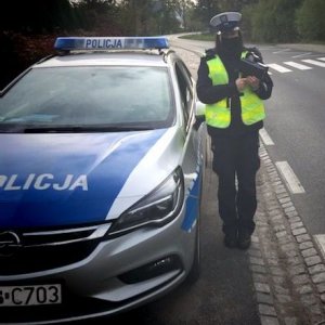 Kamiennogórscy policjanci podczas akcji "Pieszy kontra pojazd"