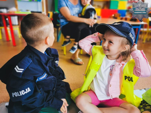 O policjantach i bezpiecznych wakacjach – czyli ciąg dalszy spotkań prewencyjnych