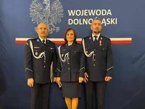 Kamiennogórscy policjanci wyróżnieni podczas uroczystości w Urzędzie Wojewódzkim we Wrocławiu