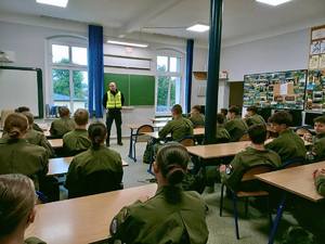 Bezpieczeństwo na drodze – lekcja z policjantem