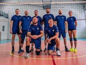 Policjanci na II miejscu w "V Branżowym Turnieju siatkarskim o Puchar Starosty Kamiennogórskiego"