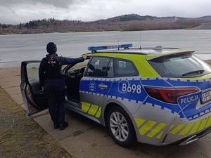 Nie wchodź na lód - to niebezpieczne!