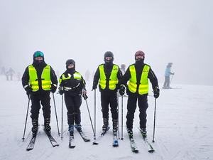 Sezon zimowy trwa - policjanci dbają o bezpieczeństwo na stoku