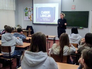 Hejt rani – kamiennogórska policjantka edukowała młodzieży