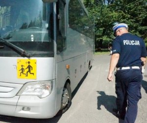 Atokarem bezpiecznie do szkoły - Policjanci dbają o bezpieczeństwo uczniów